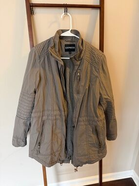 Express Women's Quilted Utility Jacket in Taupe